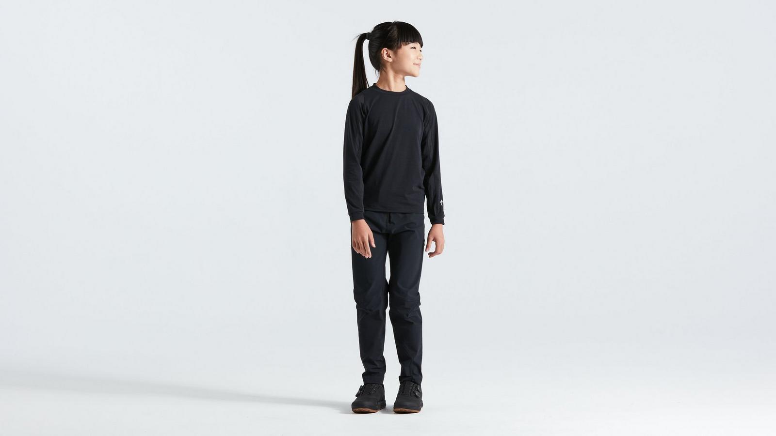64221-070_APP_TRAIL-PANT-YTH-BLK-M_HERO.jpg