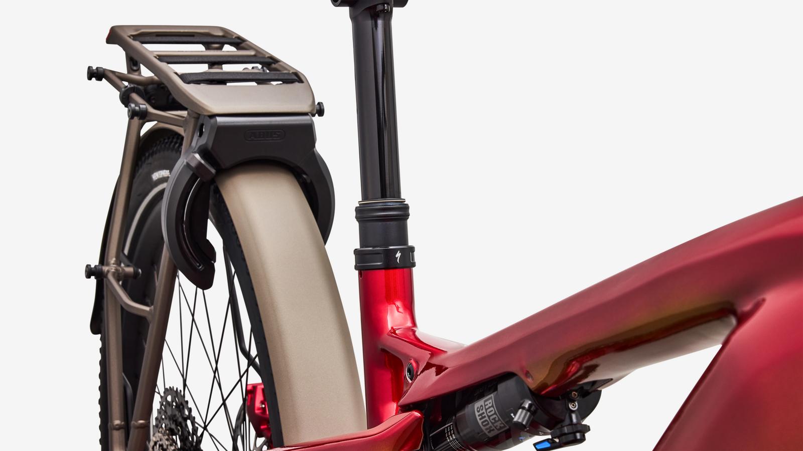 Specialized Turbo Vado 3 X 6.0 - Gloss Ruby Metallic / Gloss Gold Foil - Seat Tube Junction Detail