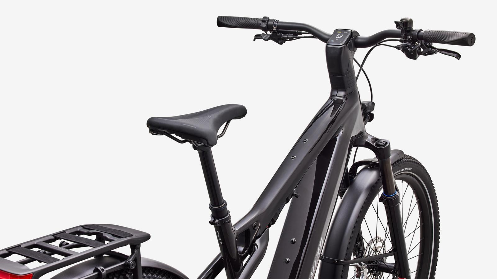 Specialized Turbo Vado 3 X 4.0 - Gloss Obsidian / Satin Silver Dust Frost - Cockpit View