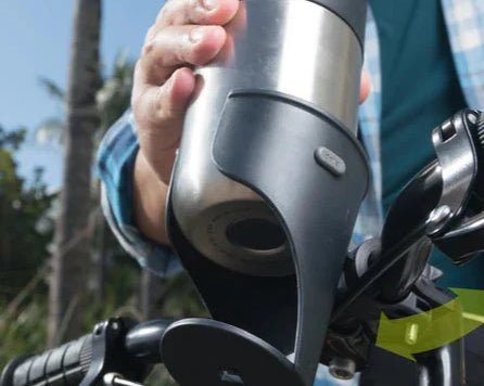 HL2004_Expanding_Beverage_holder_image_2_range_111921_540x_2d73f4e6-1759-418c-a25f-2597394cd343.webp